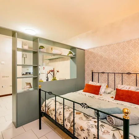 Апартаменты Maison De La Dame *